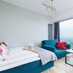Stylish Air-conditioned On The 25th Floor In By Renters *