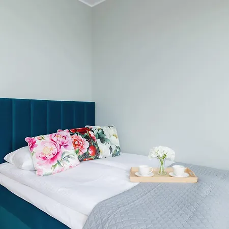 Апартаменты Stylish Air-conditioned On The 25th Floor In By Renters *