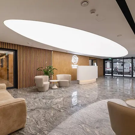 Stylish Air-conditioned On The 25th Floor In By Renters *