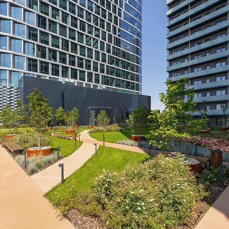 Lägenhet Stylish Air-conditioned On The 25th Floor In By Renters